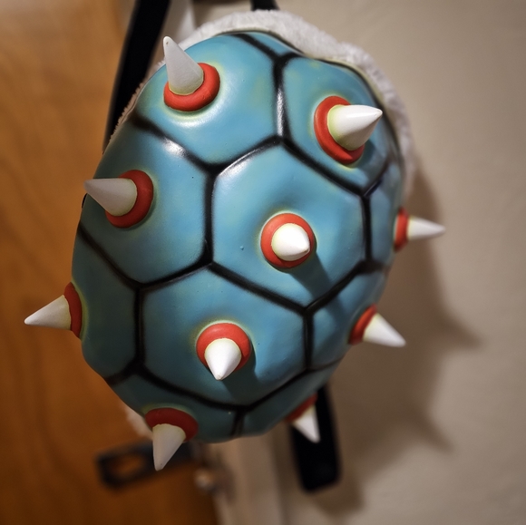 Koopa Backpack Cool White Spiked Shell ( about same size as loungefly) - Picture 4 of 8